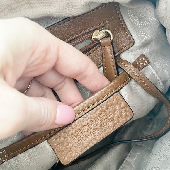 Michael Kors Shoulder Crossbody Bag Fringe Tassel Chestnut Brown Gold Hardware - Picture 7 of 8